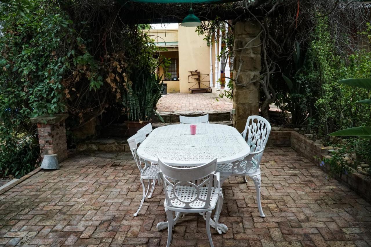 Outentique Accommodation Oudtshoorn Εξωτερικό φωτογραφία