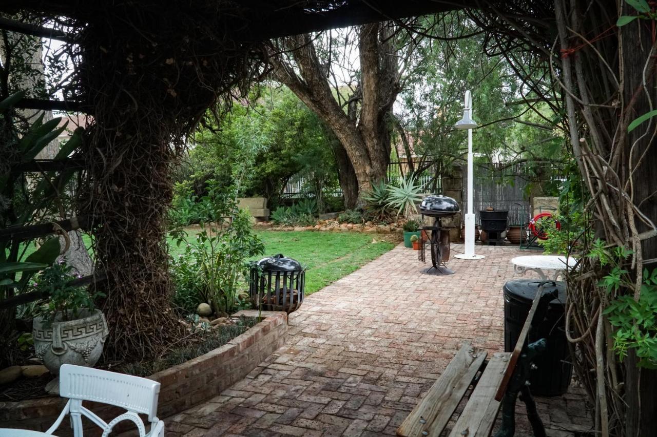 Outentique Accommodation Oudtshoorn Εξωτερικό φωτογραφία